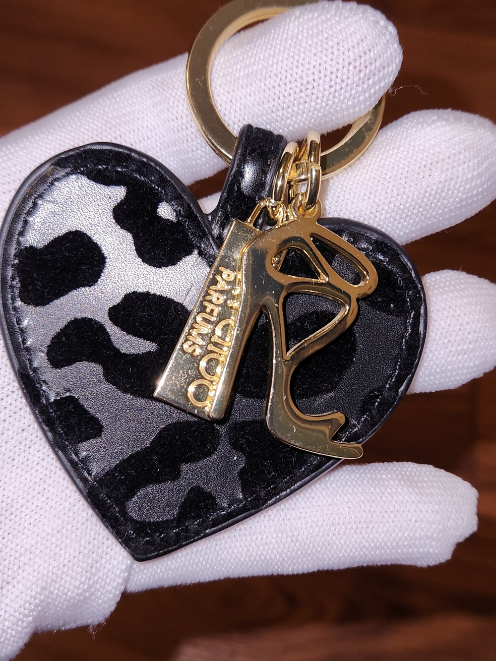 Jimmy Choo Perfume Black Leopard Heart Keyring with Gold Charms - Picture 3 of 4